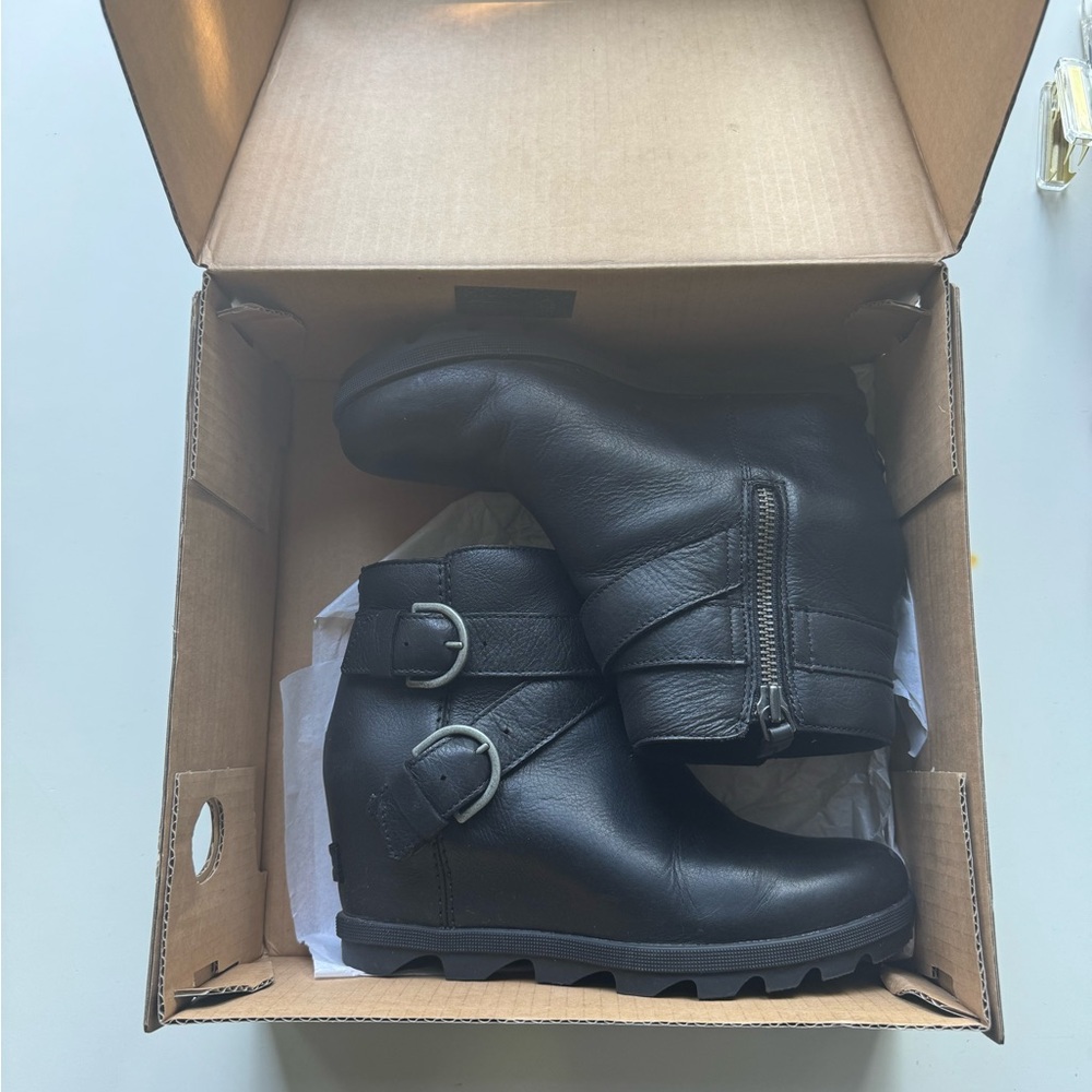 Sorel Black Joan of Arctic Wedge Boots with Buckles and Zipper